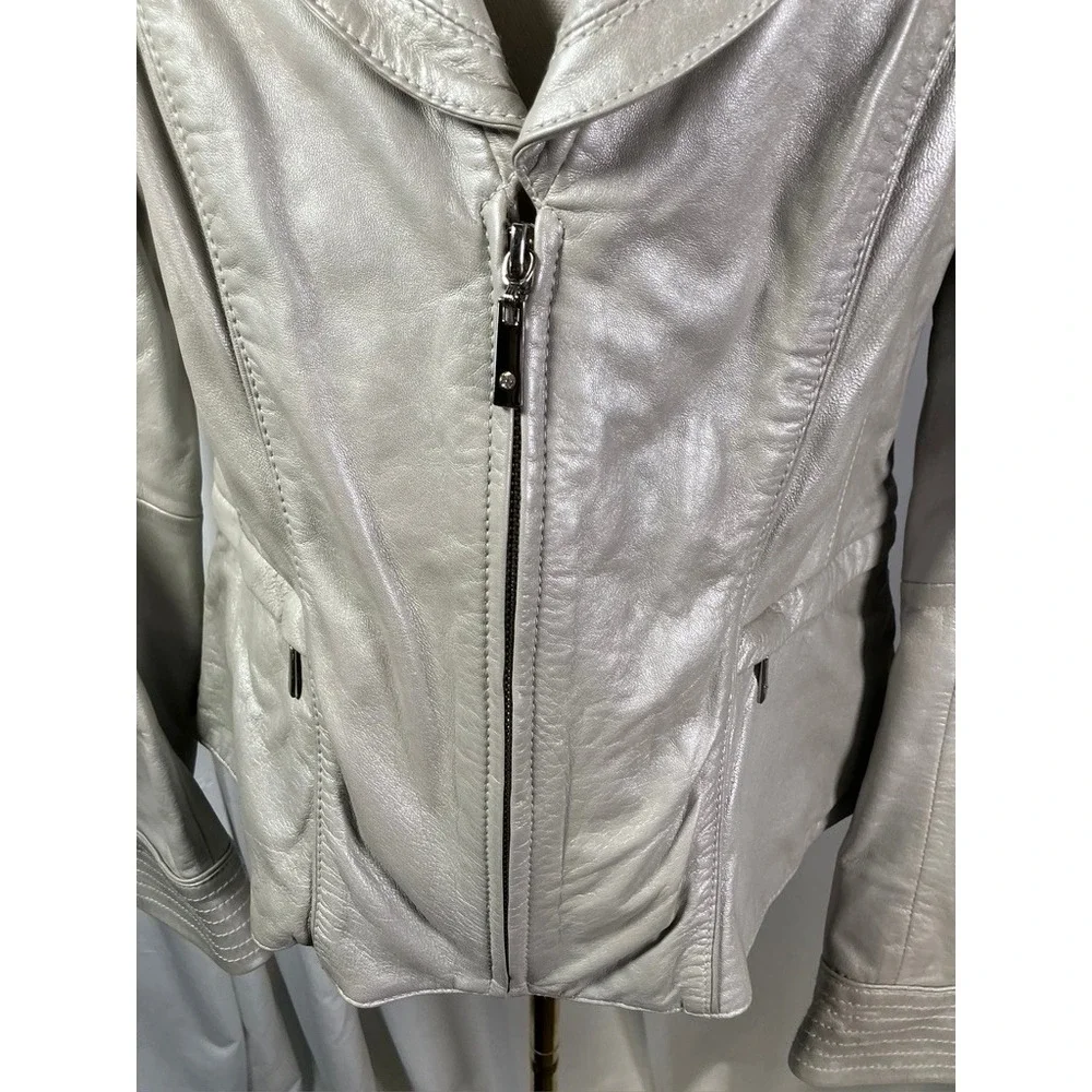 WHITE HOUSE BLACK MARKET Silver Grey Leather Moto Jacket Women's Size Medium Zip